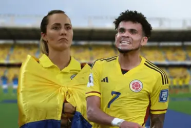 La estrella del fútbol colombiano malogró una chance clara de gol ante Uruguay.