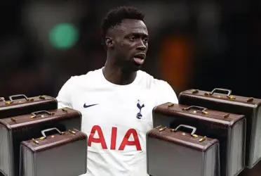 El defensor colombiano ha recibido ofertas importantes para abandonar su actual club.