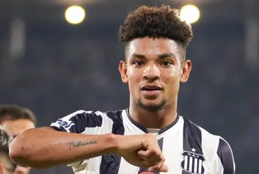 El duelo contó con la presencia de otros jugadores colombianos en la cancha.