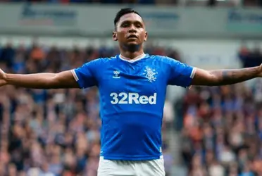 El técnico del colombiano espantó los rumores sobre una posible salida de su goleador.