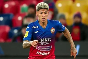 El volante colombiano se destaca por su gran habilidad para encarar a defensores rivales.