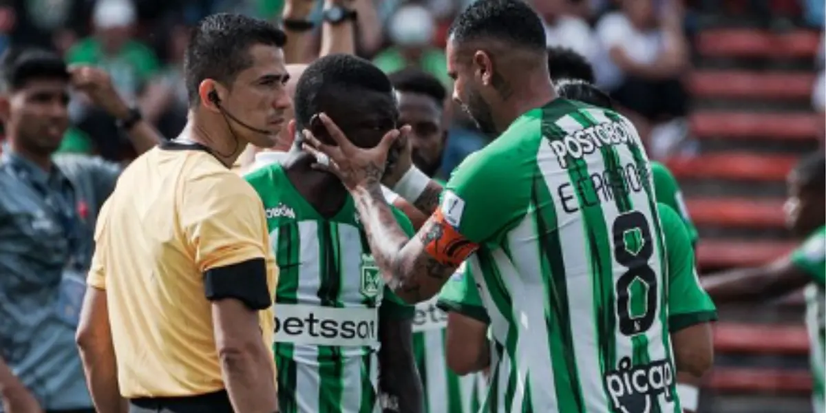 Marino Hinestroza debió abandonar el campo de juego por lesión versus Patriotas. FOTO: X DE NACIONAL